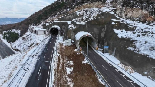 Bakan Uraloğlu: "Kırkdilim Ge&ccedil;işi&rsquo;nde inşa ettiğimiz 3 &ccedil;ift t&uuml;p t&uuml;nelde sona yaklaştık"
