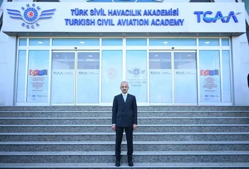 Bakan Uraloğlu: "Mart 2025&rsquo;ten bu yana dijital başvuru sistemi ile 30 bin 750 yolcu hakkı başvurusunu elektronik ortamda ele aldık"
