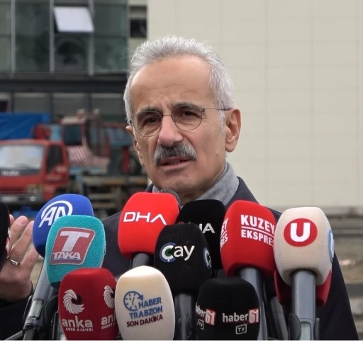 Bakan Uraloğlu: "Trabzon Şehir Hastanesi&rsquo;nde herhangi bir risk &ouml;ng&ouml;r&uuml;s&uuml; yok"
