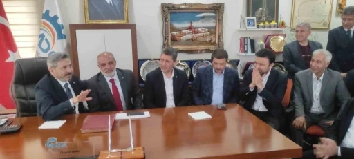 Bakan Yardımcısı Ahmet Aydın Doğu ve G&uuml;neydoğu İş Adamları ile bir araya geldi
