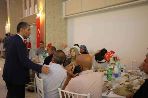 Bakan Yardımcısı Boyraz, Uşak’ta şehit yakınları ve gazi aileleri ile yemekte bir araya geldi
