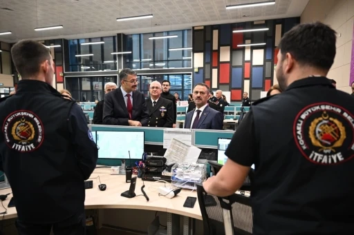 Bakan Yardımcısı &Ccedil;elik&rsquo;ten bayramda g&ouml;rev başındaki personele ziyaret
