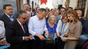 Bakan Yerlikaya Gaziantep’te esnaf ziyareti yaptı, Şekerhan’ın açılışına katıldı
