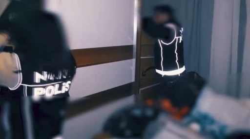 Bakan Yerlikaya: "Eş zamanlı olarak d&uuml;zenlenen operasyonlarda 7 ş&uuml;pheliyi yakaladık"
