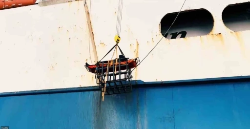 Bakan Yerlikaya: "Sakarya&rsquo;da gemide fenalaşan vatandaşımız Sahil G&uuml;venlik ekiplerimizce tahliye edildi"
