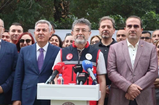 Bakan Yumaklı, İzmir&rsquo;de Biyoteknik M&uuml;cadele Araştırma Merkezi&rsquo;nin a&ccedil;ılışını yaptı
