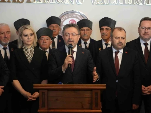 Bakan Yumaklı: &quot;10 binlerce insanın katledilmesine şahitlik yapıyoruz&quot;
