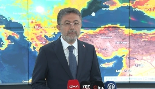 Bakan Yumaklı: &quot;4 ilimizdeki 5 yangın kontrol altına alındı&quot;
