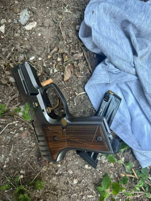 Bakırköy’de motosikletli saldırganlar 2 iş yerini kurşunladı
