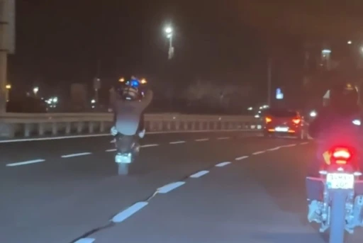 Bakırköy’de tehlikeye atan motosikletli kamerada
