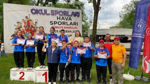 Baklanlı &ouml;ğrenciler g&ouml;ky&uuml;z&uuml;nde zirveye &ccedil;ıktı
