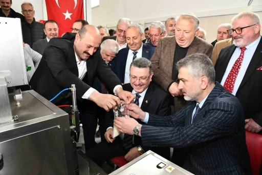 Bal üreticilerine arı yemi makinesi desteği
