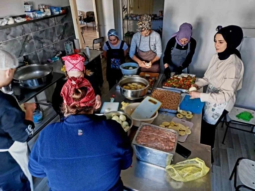 Bal&ccedil;ova&rsquo;da Ramazan dayanışması: "Maarifin kalbinde Ramazan"
