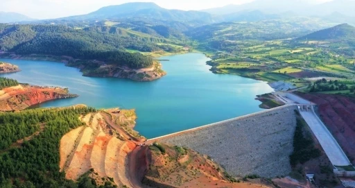 Balık avlamak i&ccedil;in girdiği baraj g&ouml;l&uuml;nde kayboldu
