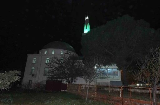 Balıkesir&rsquo;de 3 dakika erken okunan ezan kafaları karıştırdı
