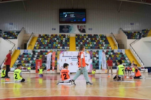 Balıkesir’de 48 bin 500 çocuk şenlikte buluştu
