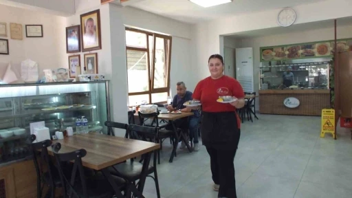 Balıkesir&rsquo;de bu lokantanın işletmecisi de &ccedil;alışanları da kadın
