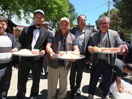 Balıkesir’de çiftçi hayrı 2 bin kişiyi buluşturdu
