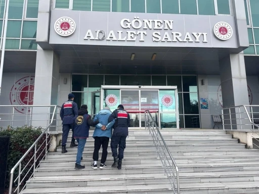 Balıkesir&rsquo;de Jandarmadan firari h&uuml;k&uuml;ml&uuml;ye su&ccedil; &uuml;st&uuml; operasyon
