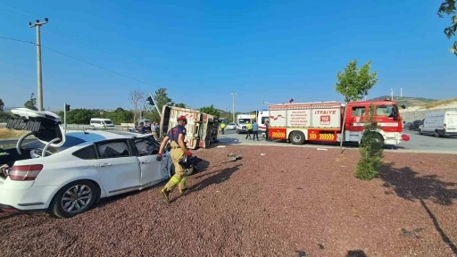 Balıkesir’de kamyon ile otomobil çarpıştı: 1 ölü, 1 yaralı
