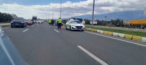 Balıkesir’de otomobil yayaya çarptı
