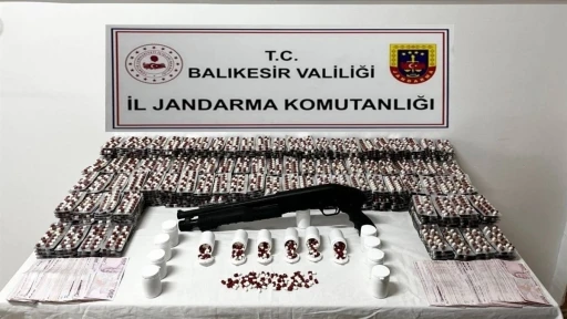 Balıkesir&rsquo;de son 1 ayda uyuşturucudan 127 ş&uuml;pheli yakalandı, 17&rsquo;si tutuklandı
