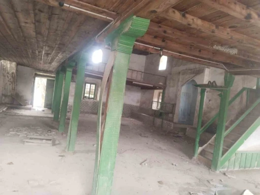 Balıkesir&rsquo;de tarihi eski cami &ccedil;&uuml;r&uuml;meye başladı
