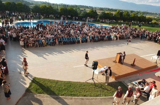 Balıkesir&rsquo;de Uygulamalı Bilimler Fak&uuml;ltesi ilk mezunlarını verdi
