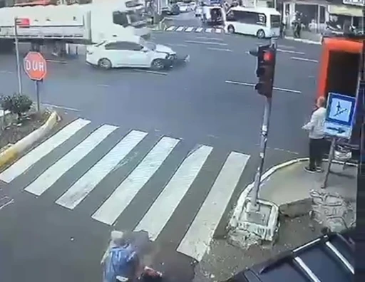 Balıkesir’de zincirleme trafik kazası: 1 yaralı
