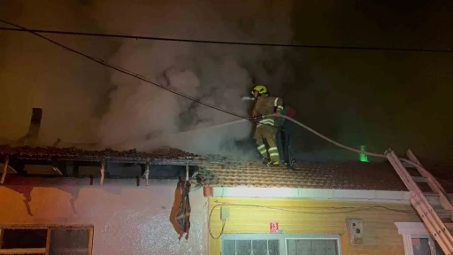 Balıkesir’in Gönen ilçesinde korkutan yangın
