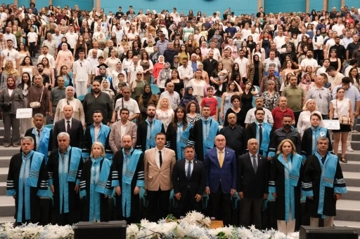 Balıkesir MYO&rsquo;da mezuniyet t&ouml;reni d&uuml;zenlendi
