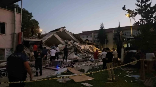 Balıkesir Sındırgı depreminde son durum
