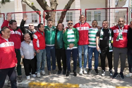 Balıkesir yeşil-beyaza döndü; Bursaspor davul zurna ile karşılandı
