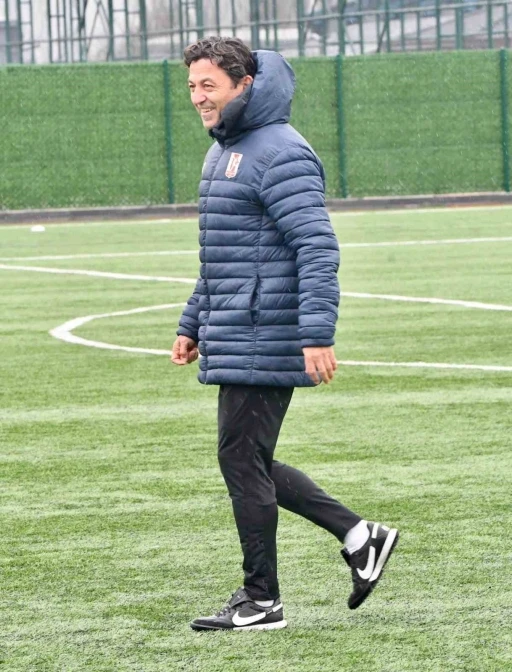 Balıkesirspor Teknik Direkt&ouml;r&uuml; Zafer Uysal: "Sahadaki iyi m&uuml;cadelemiz skora yansımadı"
