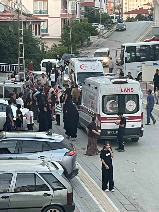 Balkondan d&uuml;şen 1 yaşındaki &ccedil;ocuk ağır yaralandı
