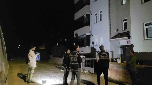 Balkondan d&uuml;şen yaşlı adam hayatını kaybetti
