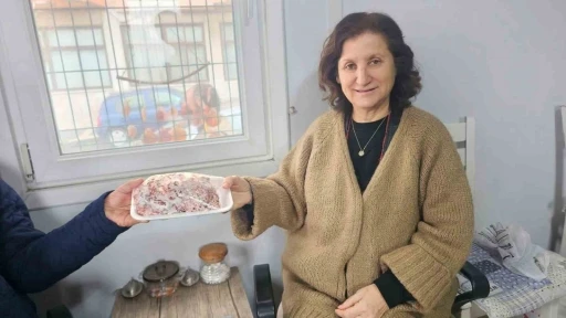 Bandırma&rsquo;da Ramazan &ouml;ncesi 40 aileye kıyma desteği
