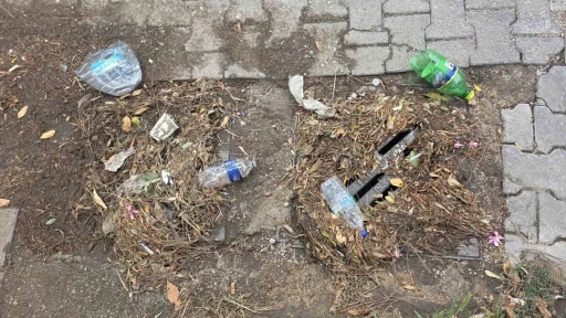 Bandırma&rsquo;da sağanak sonrası cadde ve sokaklarda su birikintileri oluştu
