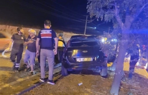 Bandırma yolunda tır ile otomobil çarpıştı: 2 yaralı
