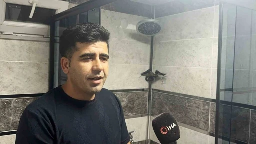 Banyoyu yuva yaptılar: Kırlangı&ccedil;lar 7 yıldır evin misafiri
