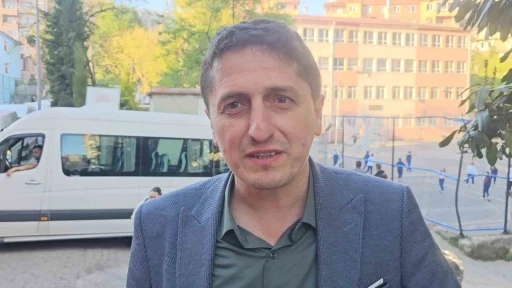Barış Man&ccedil;o&rsquo;ya benzeyen sesiyle sosyal medyayı sallayan okul m&uuml;d&uuml;r&uuml; o anları anlattı
