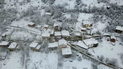 Bartın&rsquo;da kar kalınlığı 1 metreyi aştı
