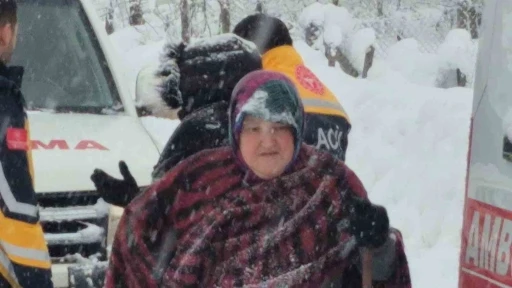 Bartın&rsquo;da kar kalınlığı 120 santimetreyi aştı
