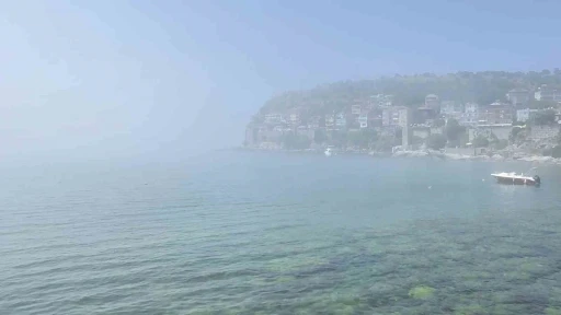 Bartın’da sıcak hava Amasra’da sis
