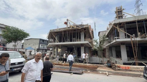 Başakşehir’de bir inşaatın duvarı, işçinin üzerine devrildi
