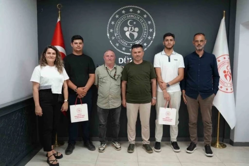 Başarılı sporcuları ağırladı
