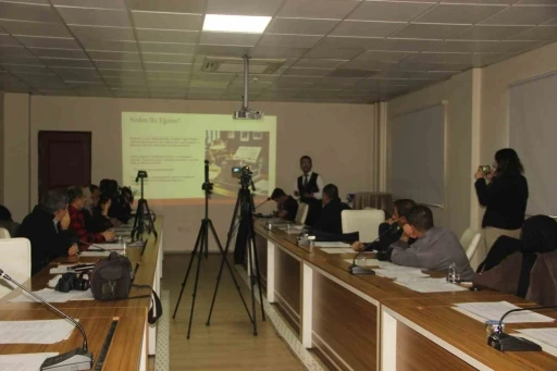 Basın mensuplarına &quot;Bağımlılıkla Mücadele ve İntiharı Önleme&quot; eğitimi
