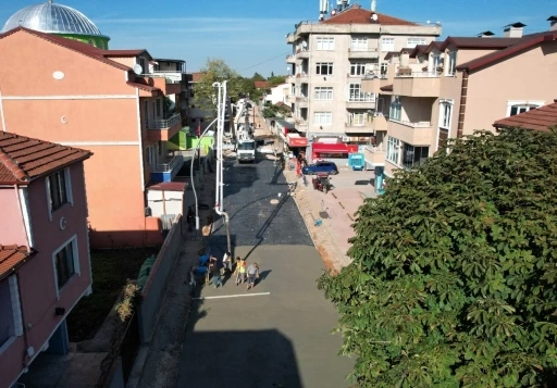 Başiskele Cumhuriyet Caddesi’nde üstyapı çalışması
