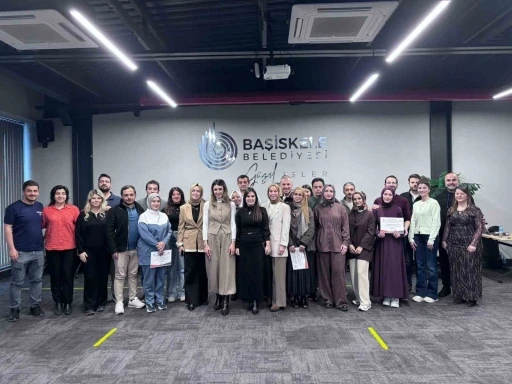 Başiskele&rsquo;de &ccedil;iftler 27&rsquo;nci Evlilik Okulu&rsquo;nda buluştu
