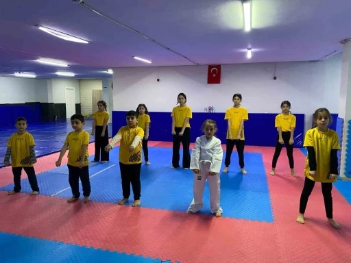 Başiskele&rsquo;de kış spor okulları 9 branşta eğitimlerini s&uuml;rd&uuml;r&uuml;yor
